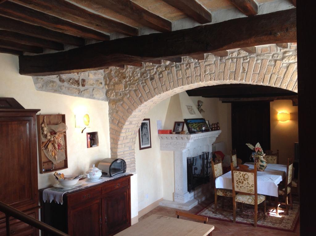 Agriturismo San Bartolomeo Montecchio  Buitenkant foto
